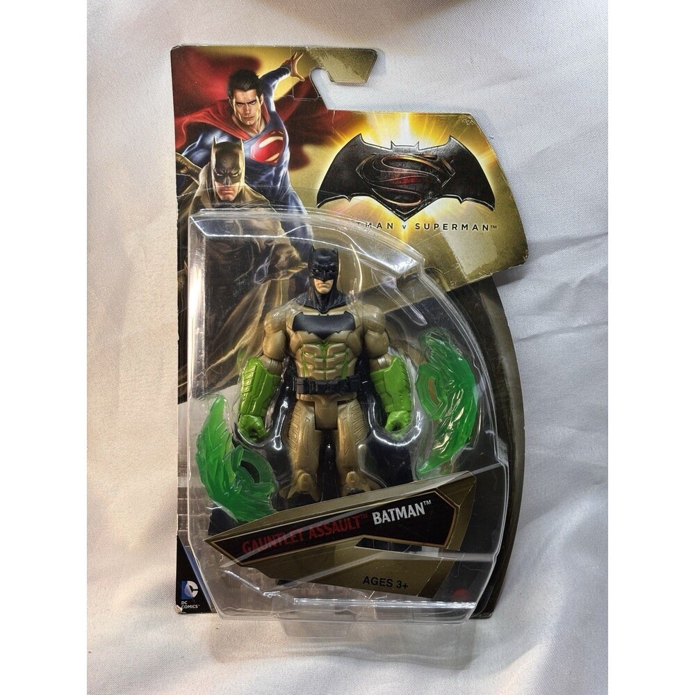 BATMAN WITH GAUNTLET ASSAULT 2015 Batman vs Superman Dawn of Justice DC Comics